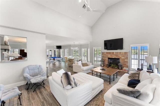 4225 W Tank Farm Road, Lake Charles, LA 70605