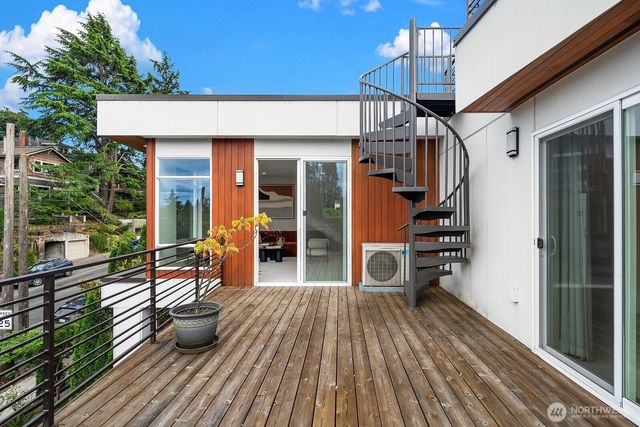1729 34th Avenue, Seattle, WA 98122