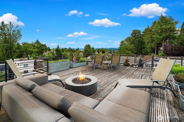 1729 34th Avenue, Seattle, WA 98122