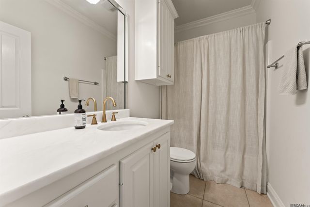 228 E Greens Dr, Saint George, LA 70810