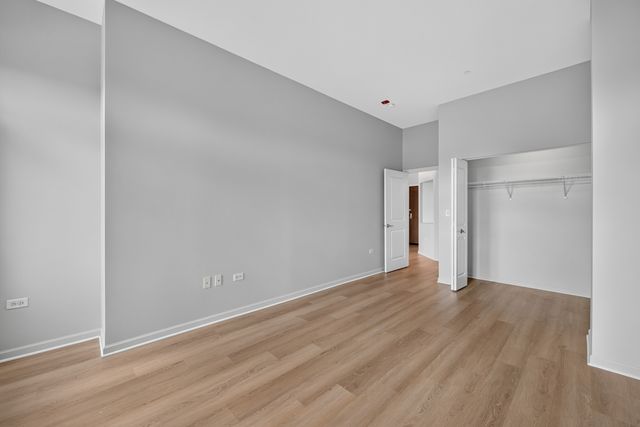 50 N Northwest Highway 204, Park Ridge, IL 60068