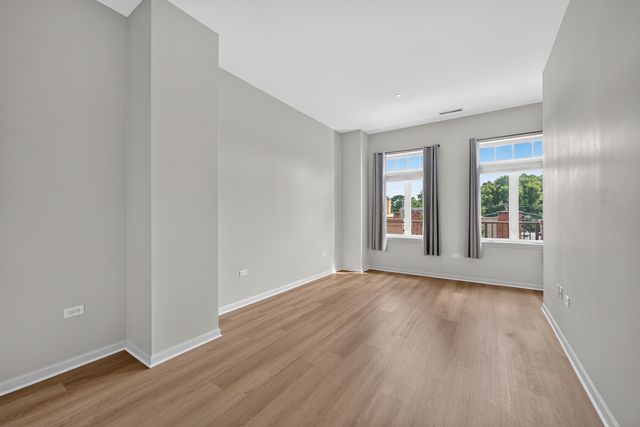 50 N Northwest Highway 204, Park Ridge, IL 60068