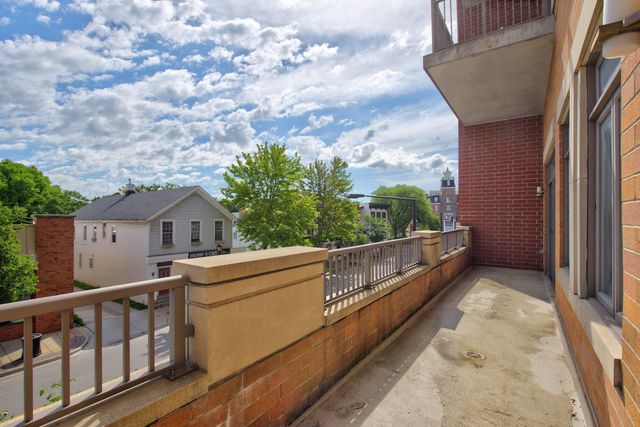 50 N Northwest Highway 204, Park Ridge, IL 60068