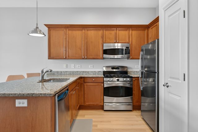 50 N Northwest Highway 204, Park Ridge, IL 60068