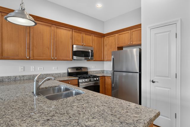 50 N Northwest Highway 204, Park Ridge, IL 60068