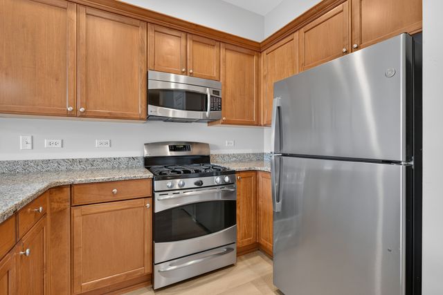 50 N Northwest Highway 204, Park Ridge, IL 60068
