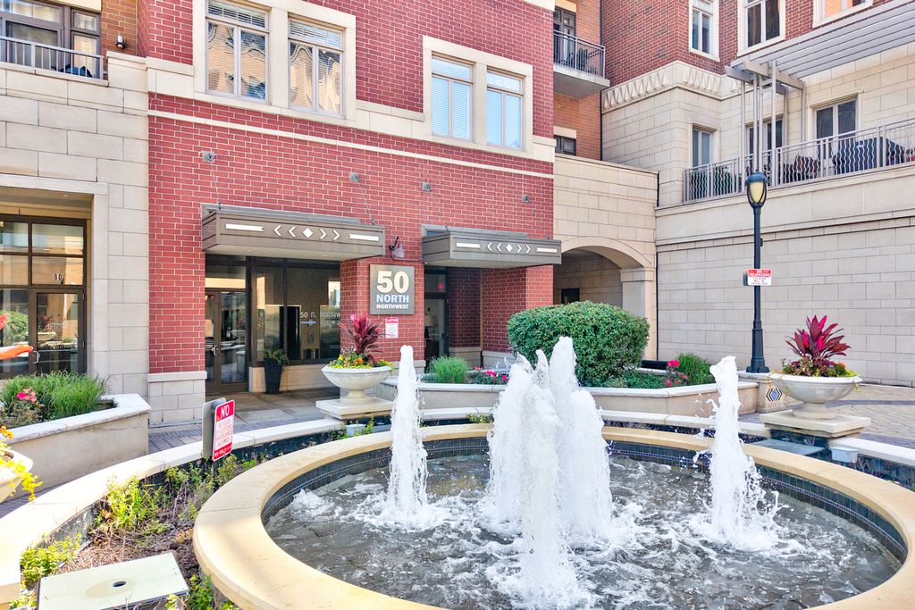 50 N Northwest Highway 204, Park Ridge, IL 60068