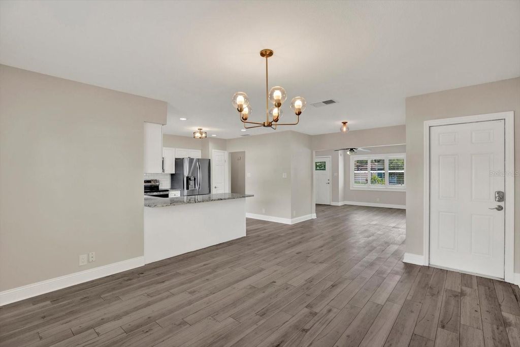 Image 11 of property listing at 3009 W HEITER STREET, Tampa, FL 33607
