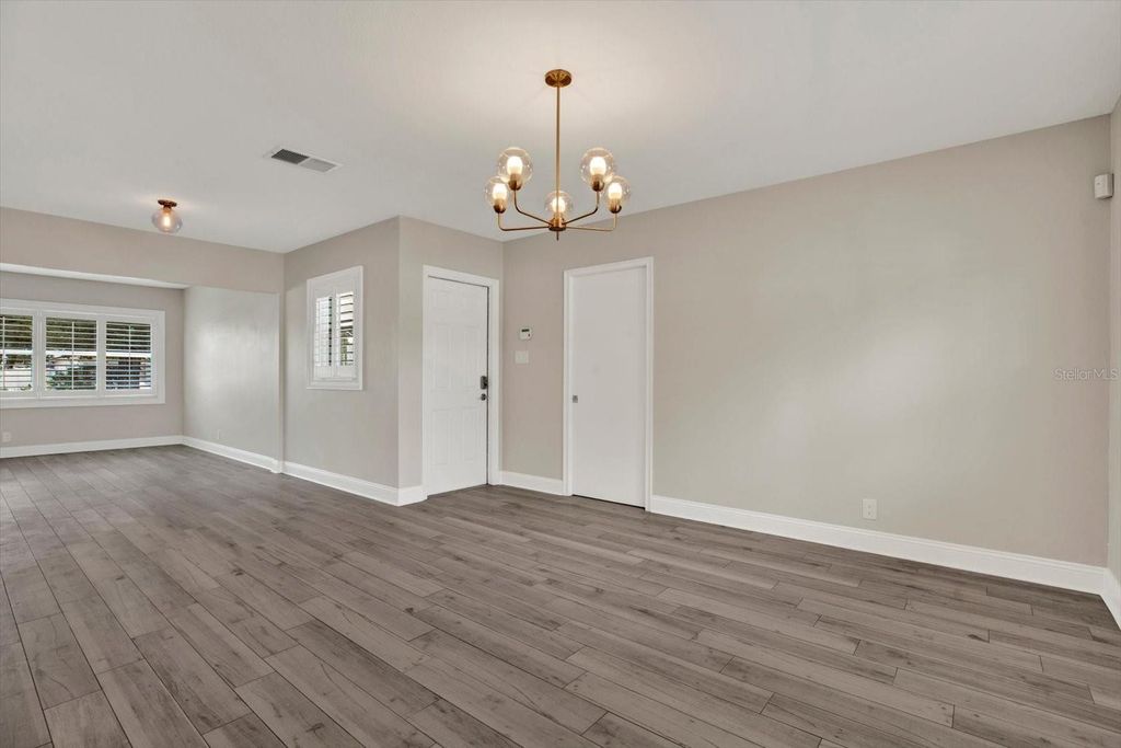 Image 13 of property listing at 3009 W HEITER STREET, Tampa, FL 33607