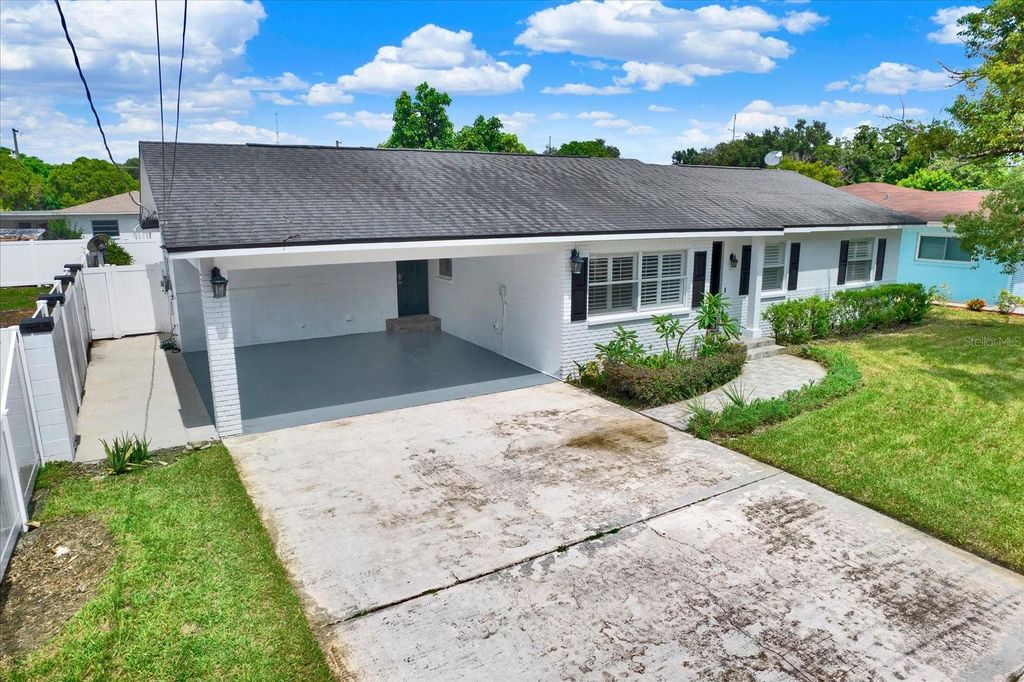Image 27 of property listing at 3009 W HEITER STREET, Tampa, FL 33607