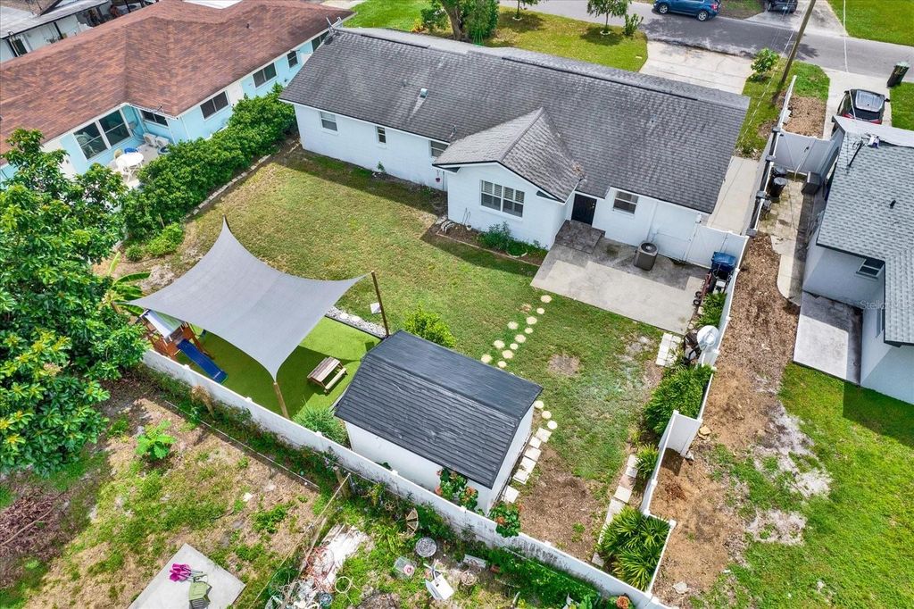 Image 31 of property listing at 3009 W HEITER STREET, Tampa, FL 33607
