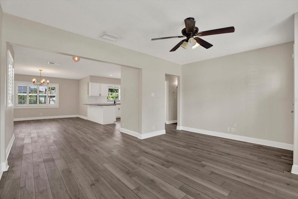 Image 6 of property listing at 3009 W HEITER STREET, Tampa, FL 33607