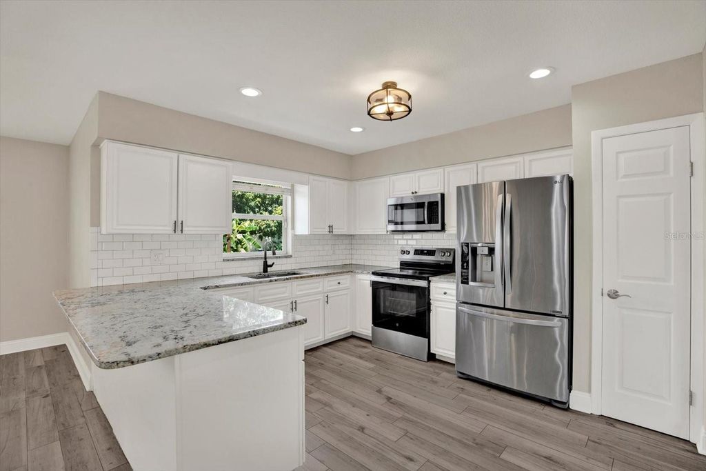 Image 7 of property listing at 3009 W HEITER STREET, Tampa, FL 33607