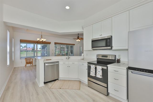 448 NOBLE FAIRE DRIVE, Sun City Center, FL 33573