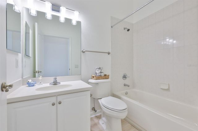 448 NOBLE FAIRE DRIVE, Sun City Center, FL 33573