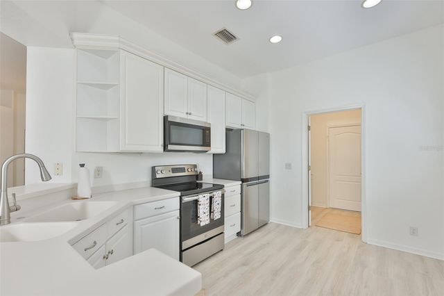 448 NOBLE FAIRE DRIVE, Sun City Center, FL 33573