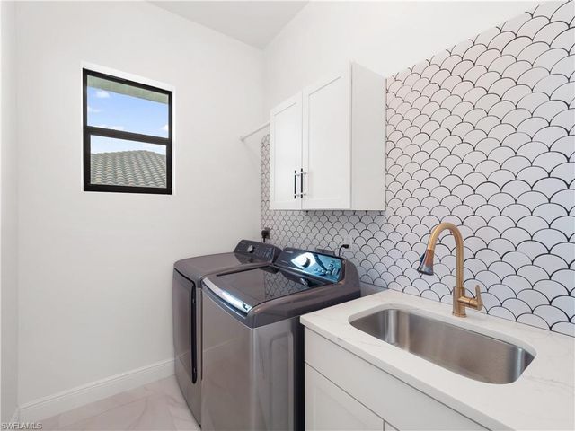 1021 Lucerne AVE, Cape Coral, FL 33904