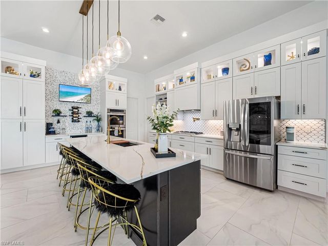 1021 Lucerne AVE, Cape Coral, FL 33904