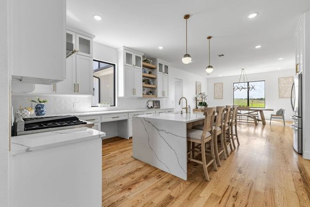 4245 County Road 1096, Celeste, TX 75423