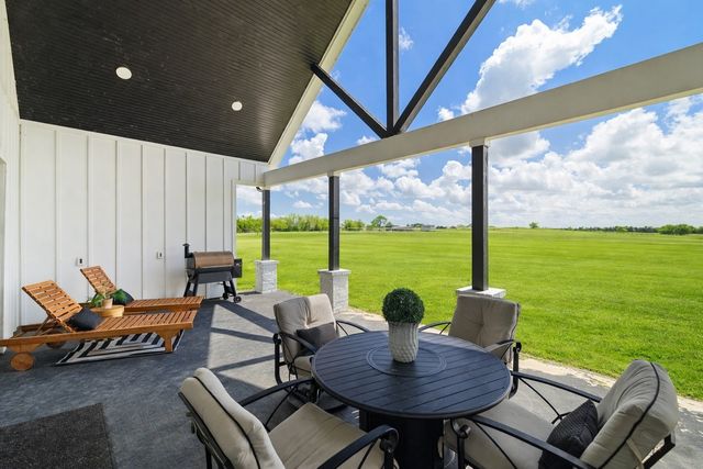 4245 County Road 1096, Celeste, TX 75423