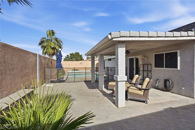 323 Evan Picone Drive, Henderson, NV 89014