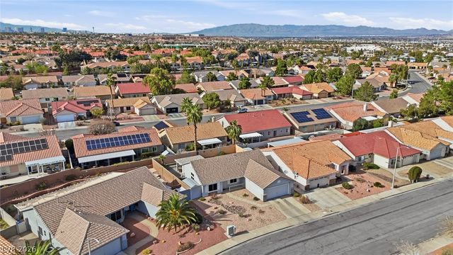 323 Evan Picone Drive, Henderson, NV 89014