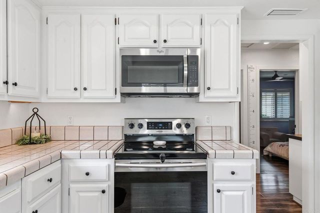 23474 Silver Strike Drive, Canyon Lake, CA 92587
