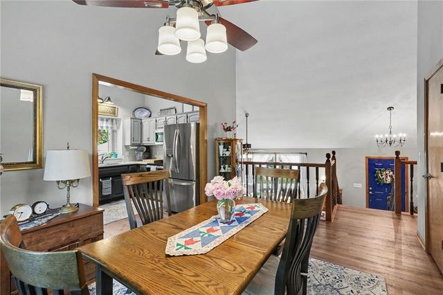 1445 W Prairie Court, Olathe, KS 66061