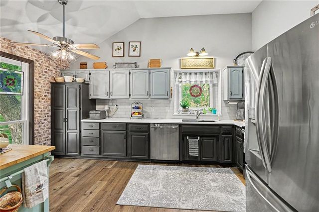 1445 W Prairie Court, Olathe, KS 66061