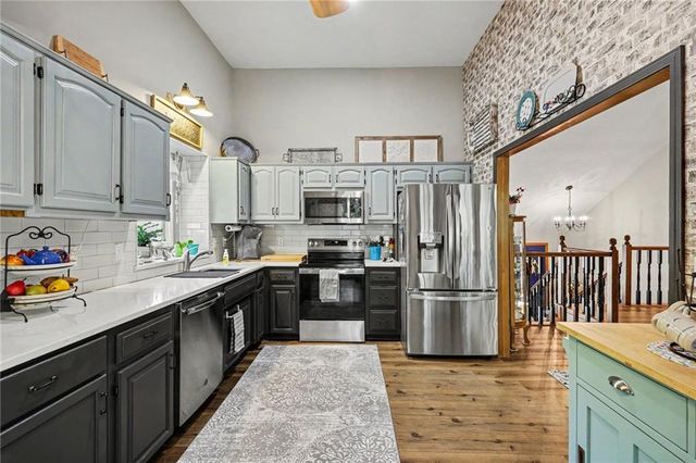 1445 W Prairie Court, Olathe, KS 66061