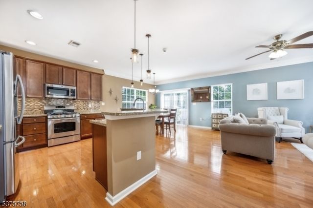 457 Teneyke Pl, Rahway City, NJ 07065