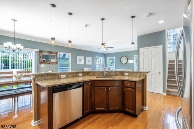 457 Teneyke Pl, Rahway City, NJ 07065