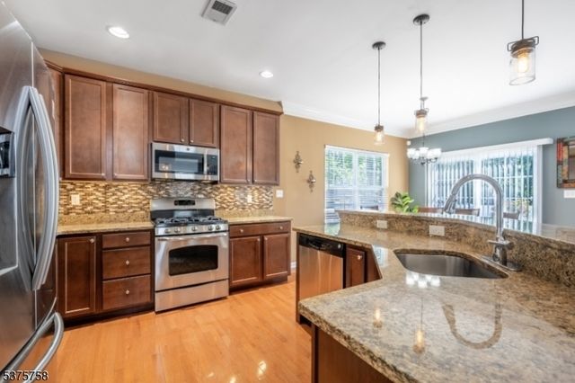 457 Teneyke Pl, Rahway City, NJ 07065