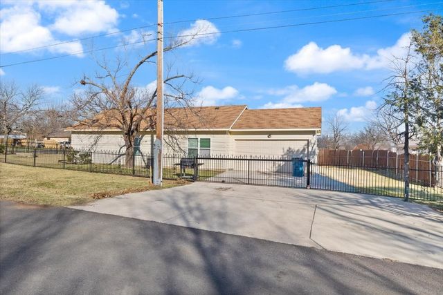 213 S Baugh Street, Alvarado, TX 76009