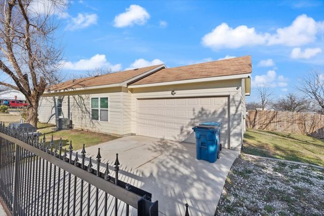 213 S Baugh Street, Alvarado, TX 76009