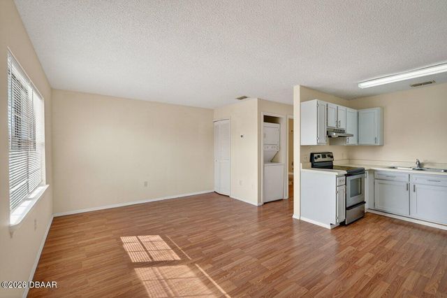 1290 9th St Apt 505, Daytona Beach, FL 32117