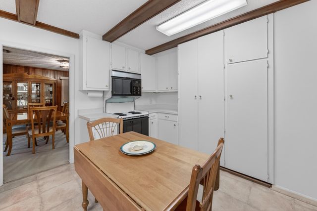 113 Capt Anthony White Ln., Georgetown, SC 29440