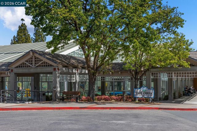657 Terra California Drive 5, Walnut Creek, CA 94595