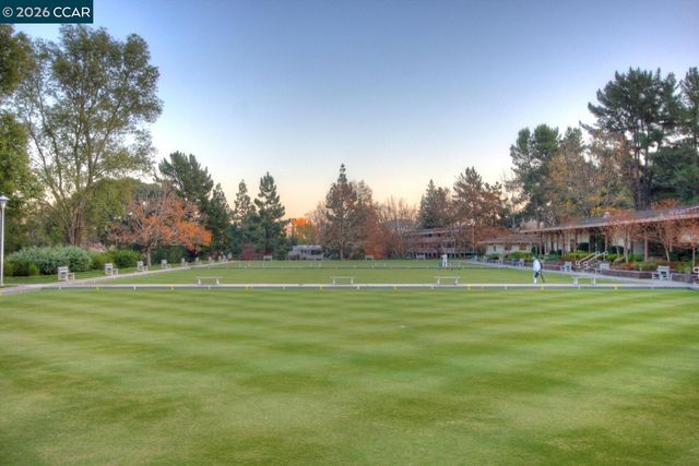 657 Terra California Drive 5, Walnut Creek, CA 94595