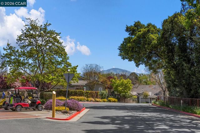 657 Terra California Drive 5, Walnut Creek, CA 94595