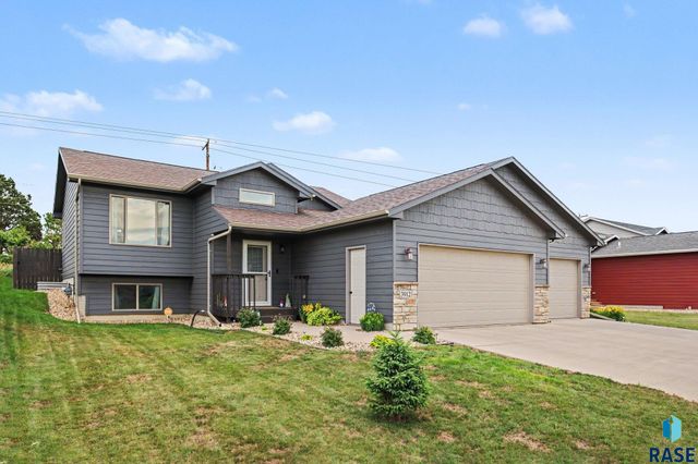 3912 S Pisidian Ave Avenue, Sioux Falls, SD 57110
