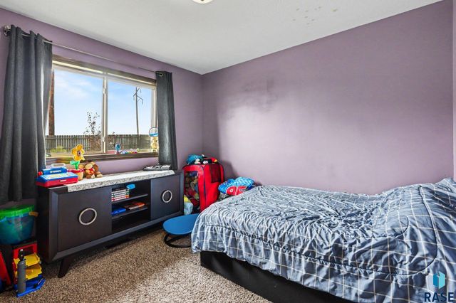 3912 S Pisidian Ave Avenue, Sioux Falls, SD 57110
