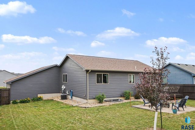 3912 S Pisidian Ave Avenue, Sioux Falls, SD 57110