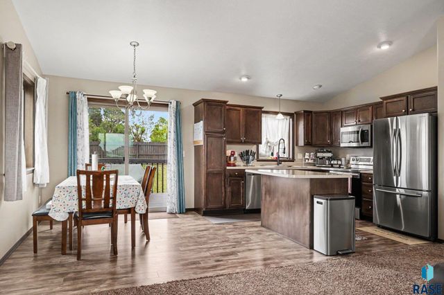 3912 S Pisidian Ave Avenue, Sioux Falls, SD 57110