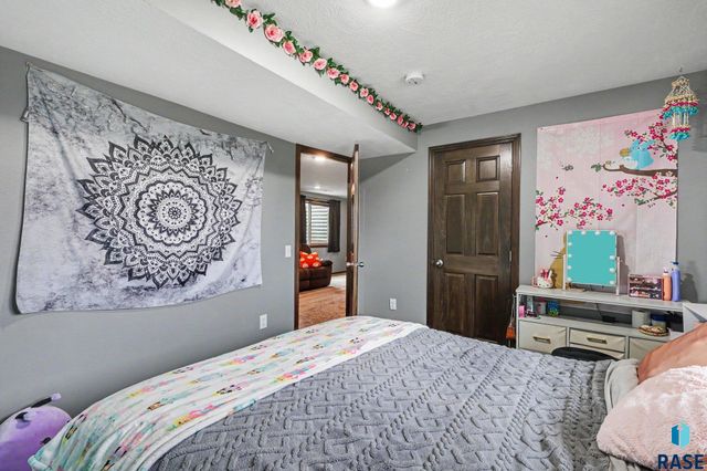 3912 S Pisidian Ave Avenue, Sioux Falls, SD 57110