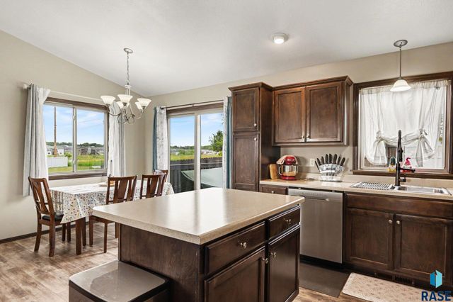 3912 S Pisidian Ave Avenue, Sioux Falls, SD 57110