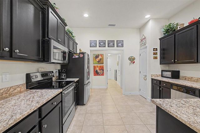 27928 AUSTIN WOODS DRIVE, Dade City, FL 33525