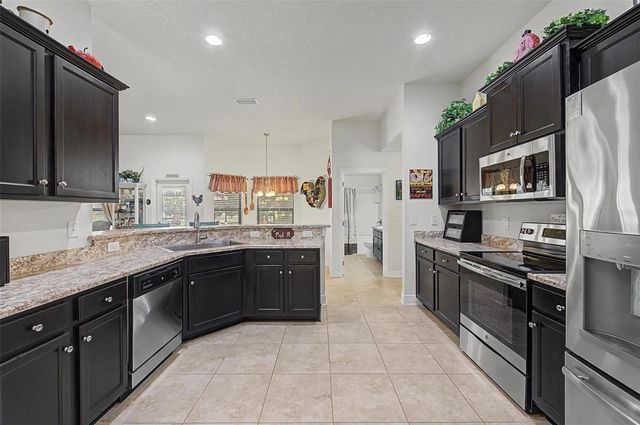 27928 AUSTIN WOODS DRIVE, Dade City, FL 33525