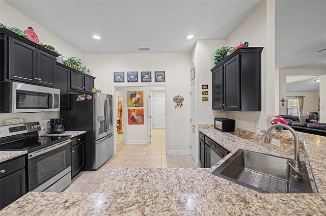 27928 AUSTIN WOODS DRIVE, Dade City, FL 33525
