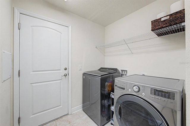 27928 AUSTIN WOODS DRIVE, Dade City, FL 33525